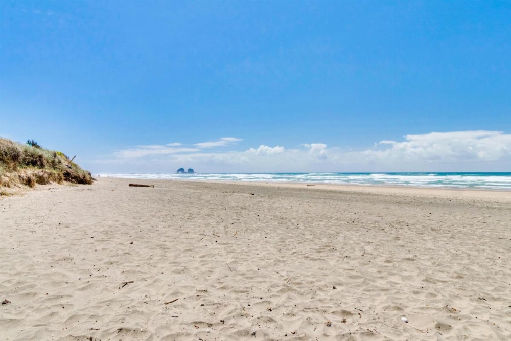 Pacific Coast Views Image 15